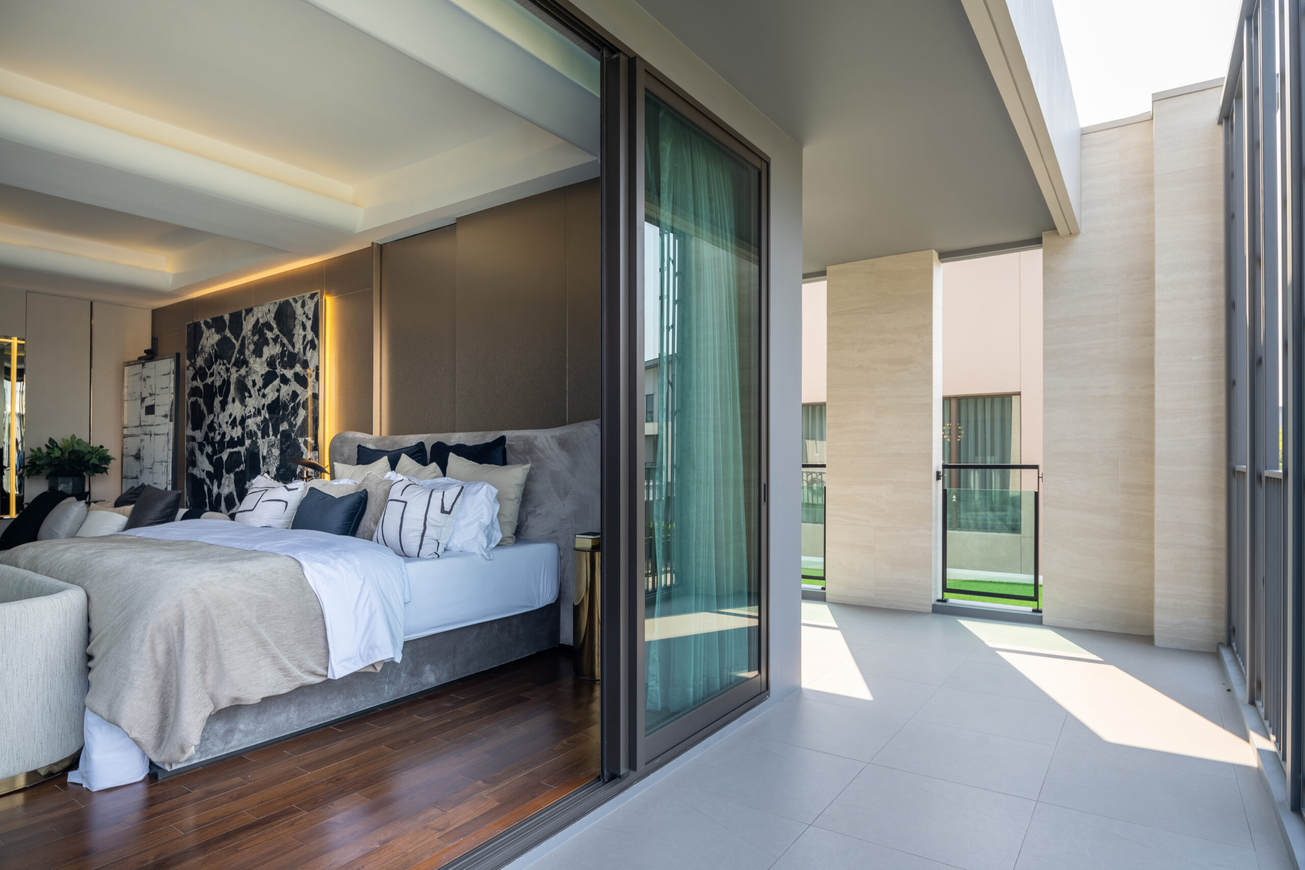 Aluminum Sliding Doors | Totem India