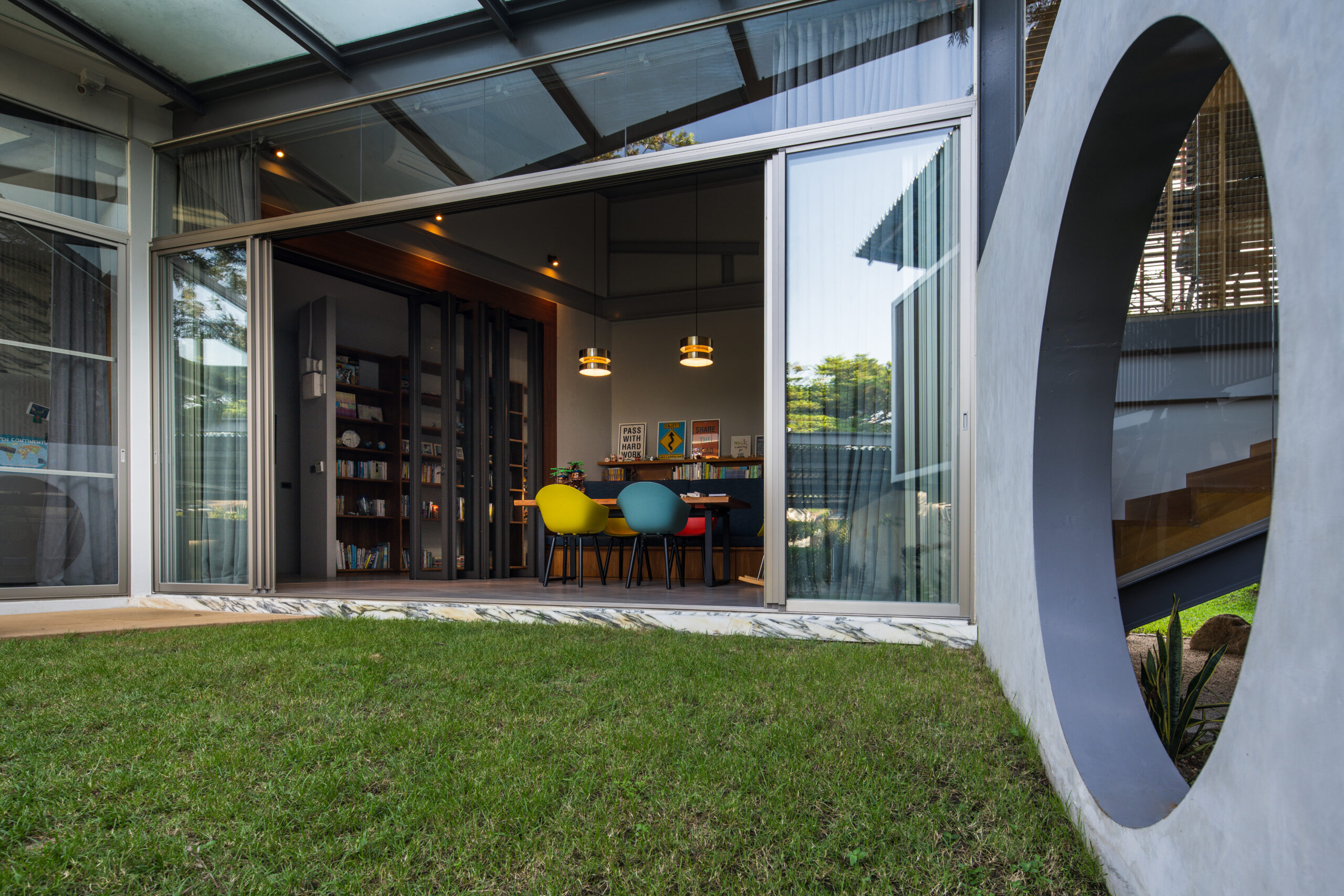 Folding Glass Doors for office | Tostem