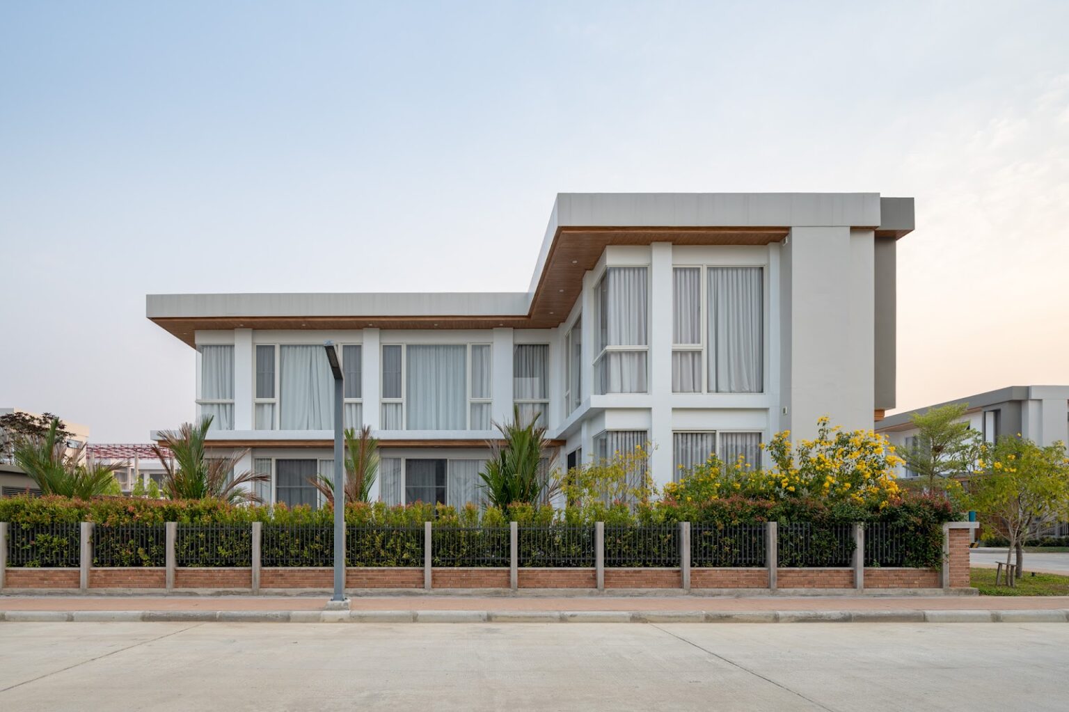 15 Trending Bungalow Design Ideas & Images for Homes in 2025