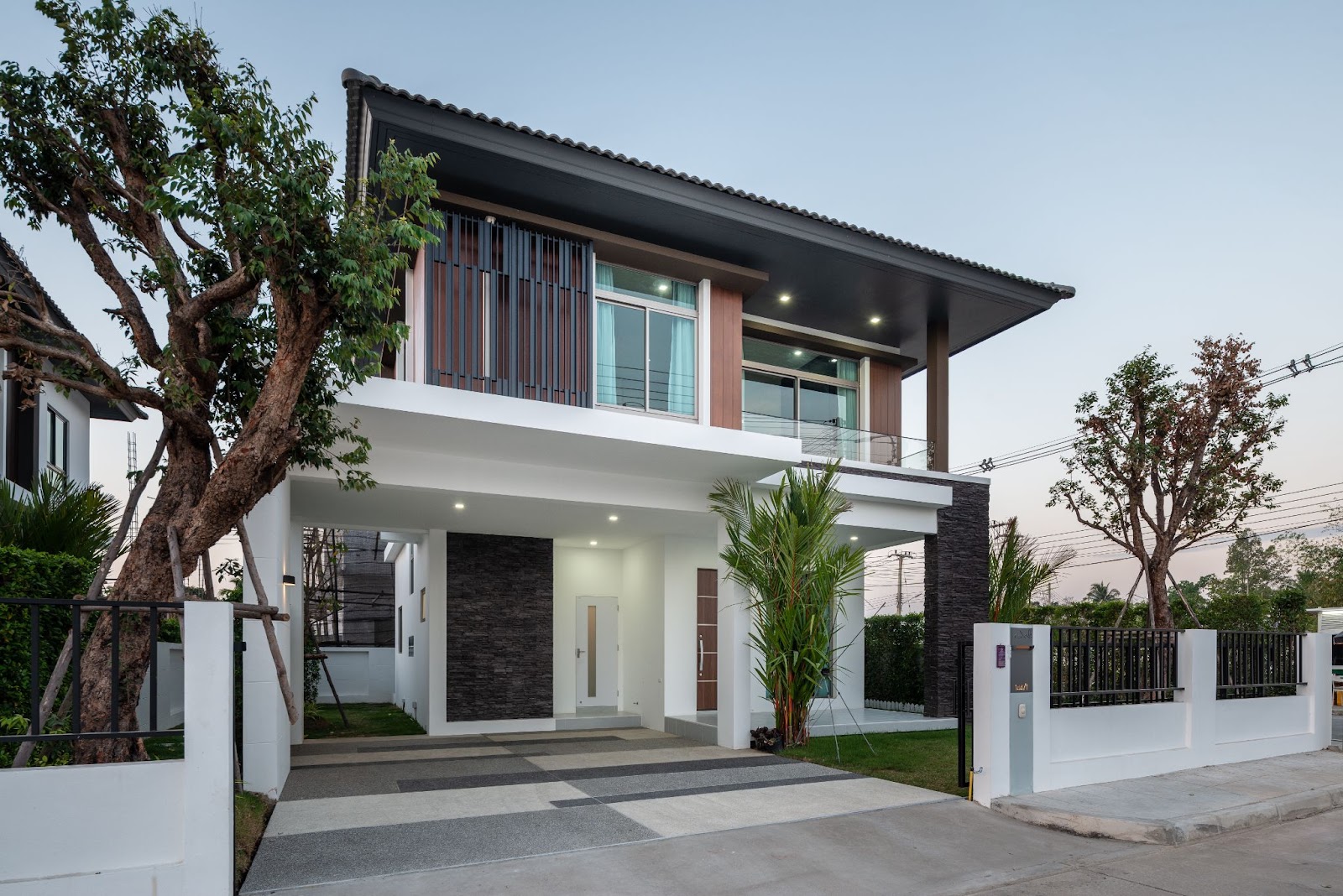 Modern Balcony Design - Tostem India