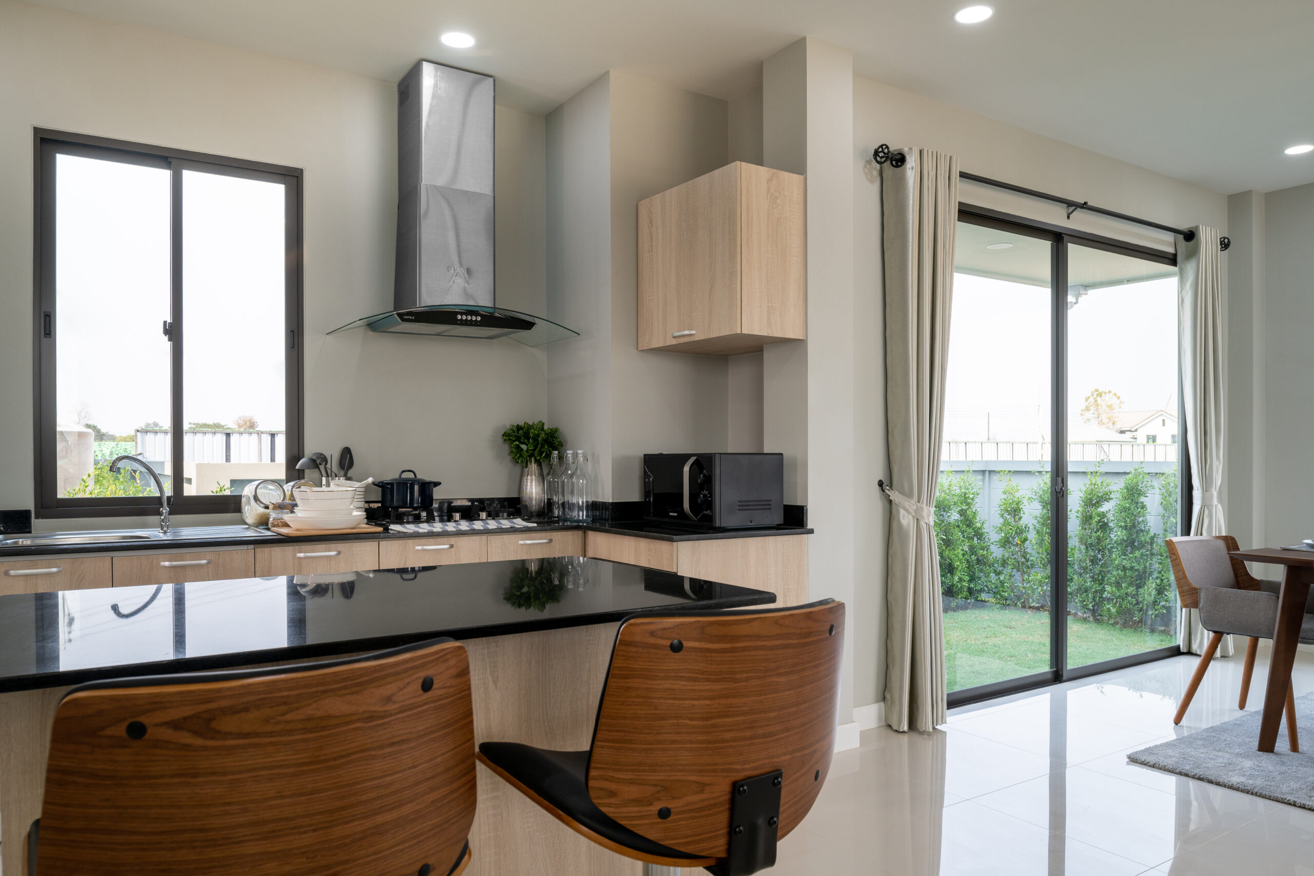 G-Shape Modular Kitchen - Tostem India
