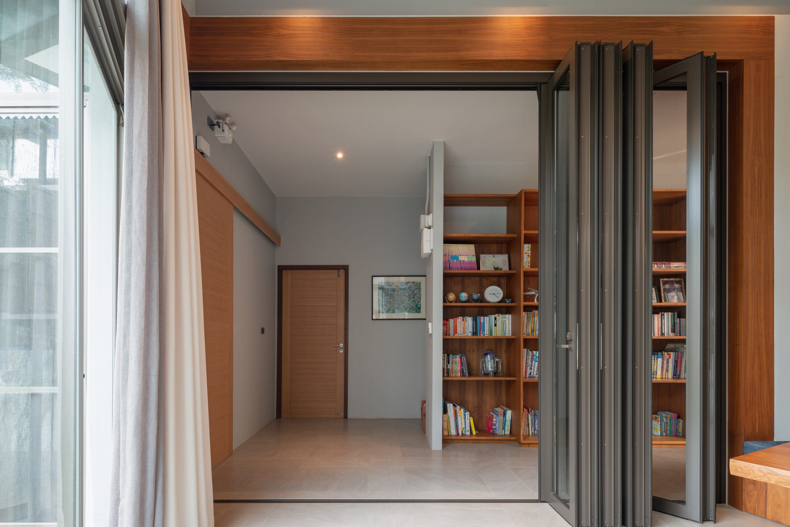 Modern Wall Almirah Design - Tostem India