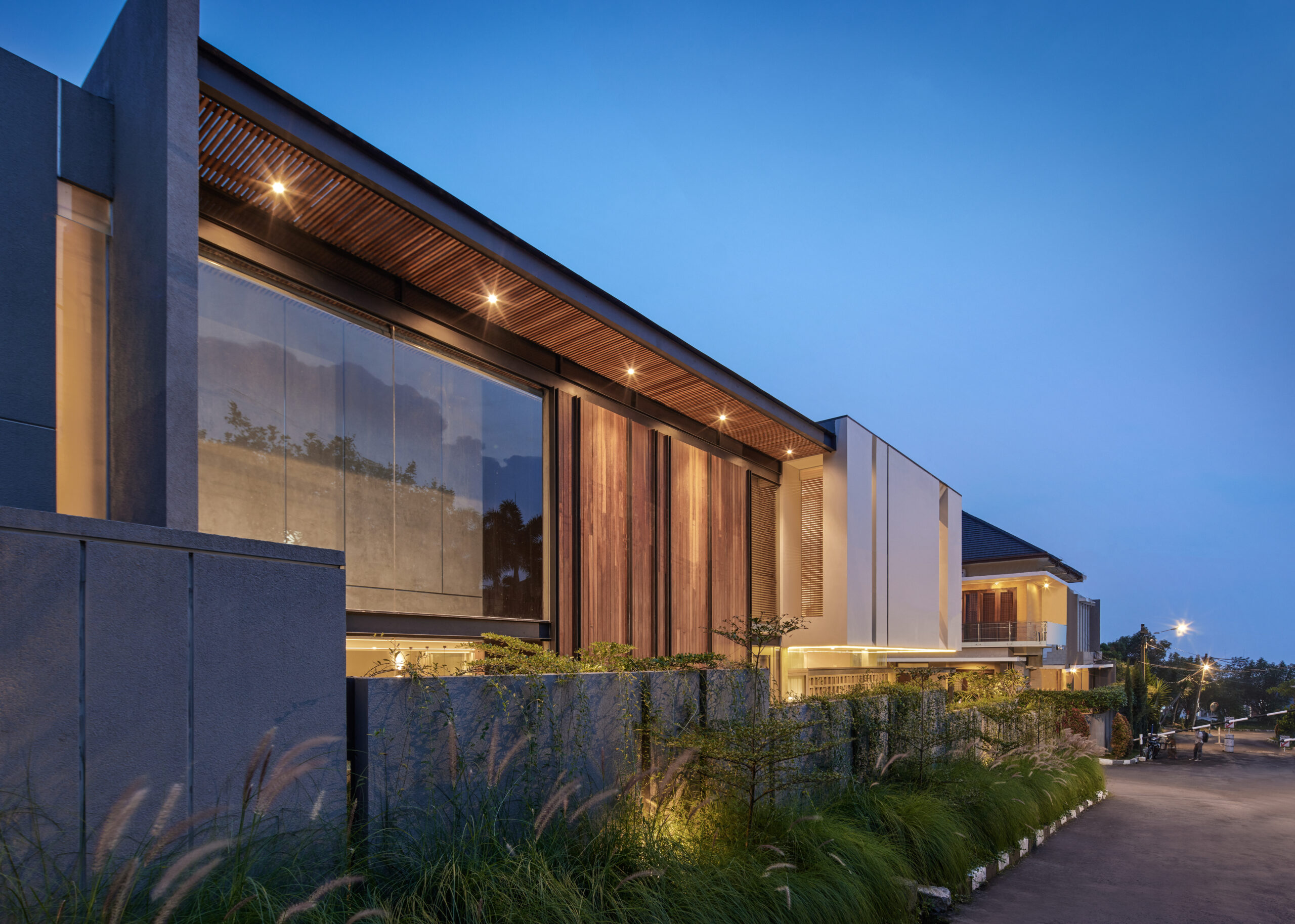 Modern Stained Glass Design - Tostem India